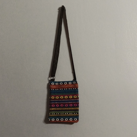 Multi color 3 zippered front section crossbody shoulder bag - Picture 15 of 17